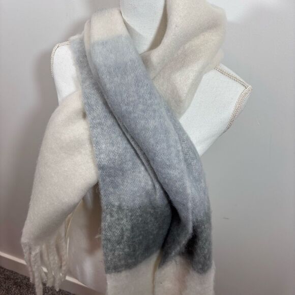 CALIA Women's Luxe Scarf NEW Grey Stripe - Picture 7 of 10
